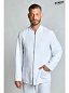 Chaqueta de hombre blanca con cremallera dorada